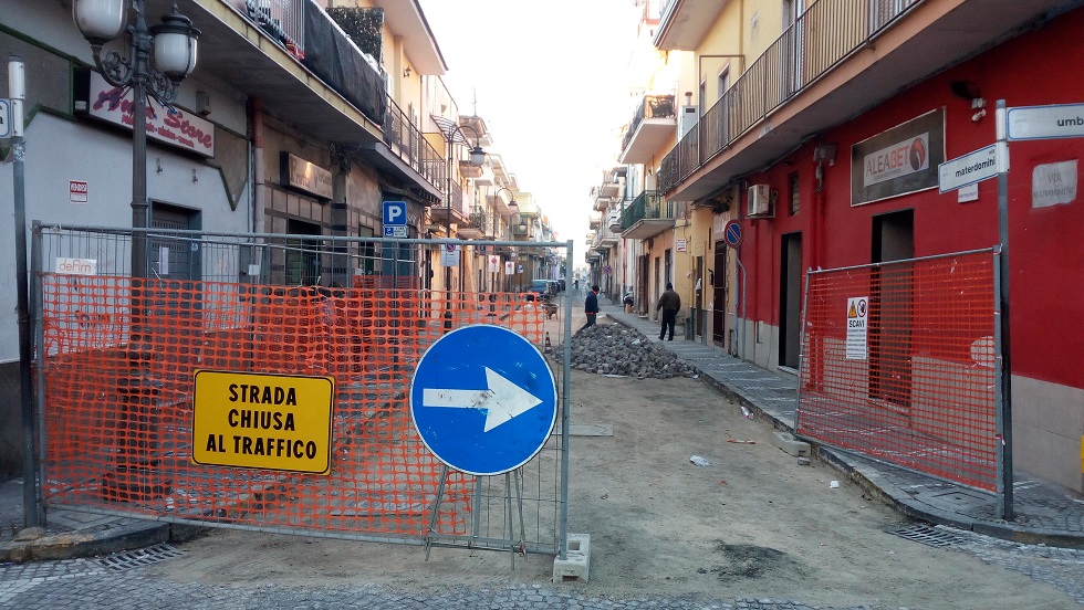 Mariglianella: Riprendono i lavori di riqualificazione con pavimentazione stradale delle vie che si incrociano su Piazza Vittorio Veneto.