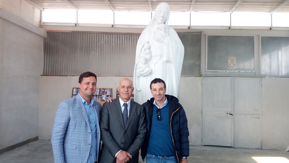 Luigi Minichino a Castelcisterna ha presentato la scultura “Maria Madre della vita”. L’Amministrazione Comunale di Mariglianella si congratula con il suo concittadino.