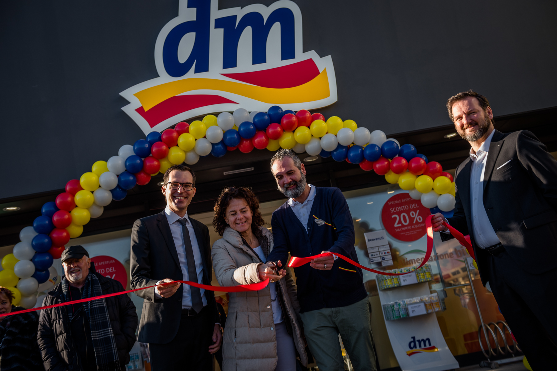 Apre a Peschiera del Garda il nuovo store di dm, la più grande catena commerciale europea  di prodotti per la cura della persona e della casa.
