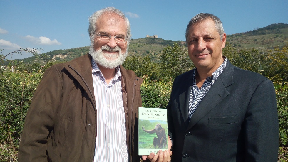 -Acerra: Alberto Di Buono va affermandosi con il romanzo ambientale “Terra di nessuno”.  (Scritto da Antonio Castaldo)