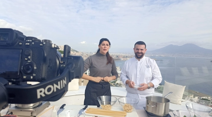 A Villa Diamante Elisa Isoardi e chef Luigi Barone raccontano la ricetta della Genovese