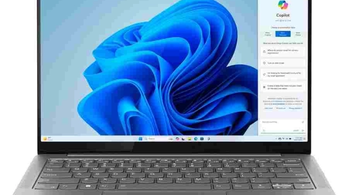 Novità 2024: Lenovo Yoga Slim 7 Notebook Alluminio, Display 14