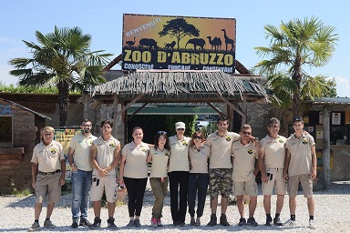 Foto 2 - Agosto allo Zoo d’Abruzzo, per conoscere ed amare gli animali, alla scoperta dei nuovi cuccioli, con un team esclusivo. Assegnato nell’ambito del “Premio Simpatia” di Montesilvano, riconoscimento d’eccellenza.
