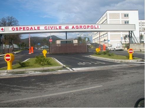 Foto 1 - Agropoli - Il 2 Aprile 2013 chiude l'ospedale civile. E' caos. 