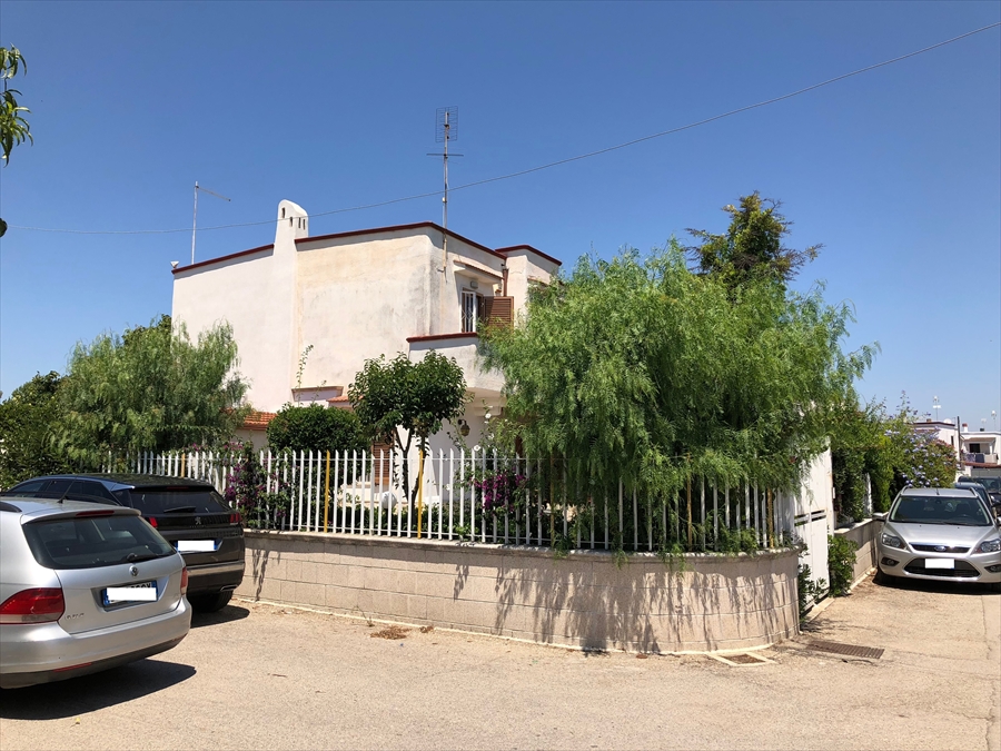 L’affare dell’estate di Immobiliare Cambio Casa: villa in vendita a Leporano (TA)