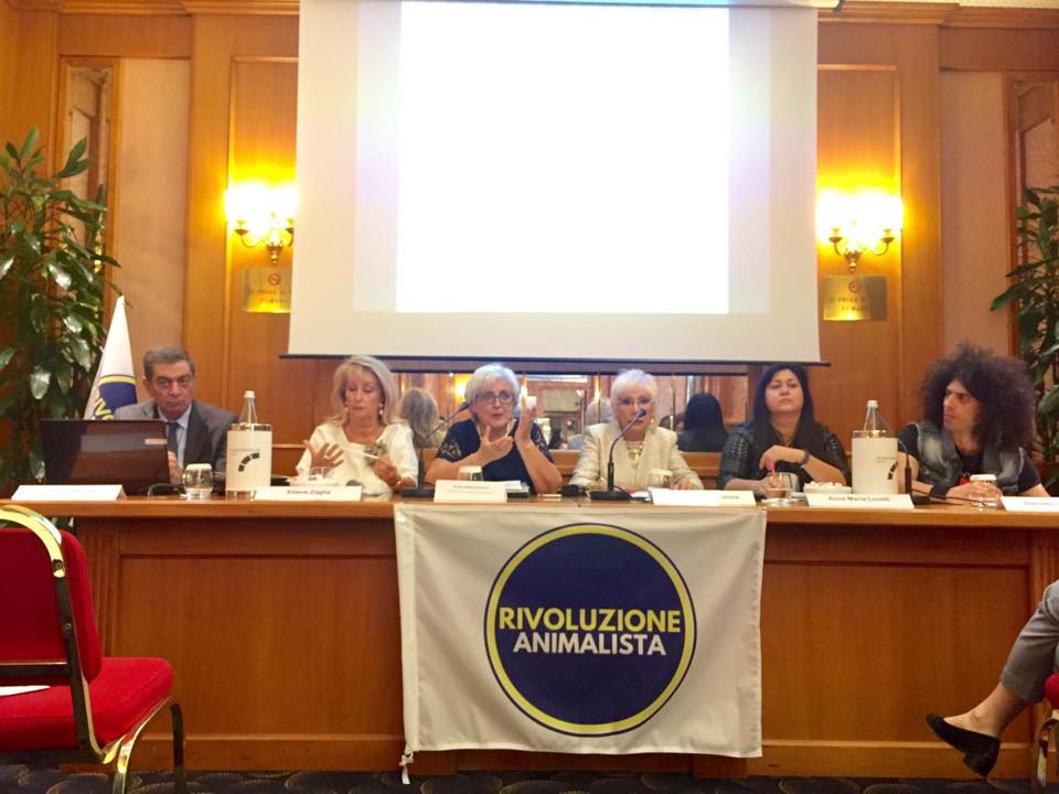 Roma/ “Rivoluzione Animalista” scende in campo: entusiasmo e affetto per la presentazione del primo partito in Italia a tutela degli animali