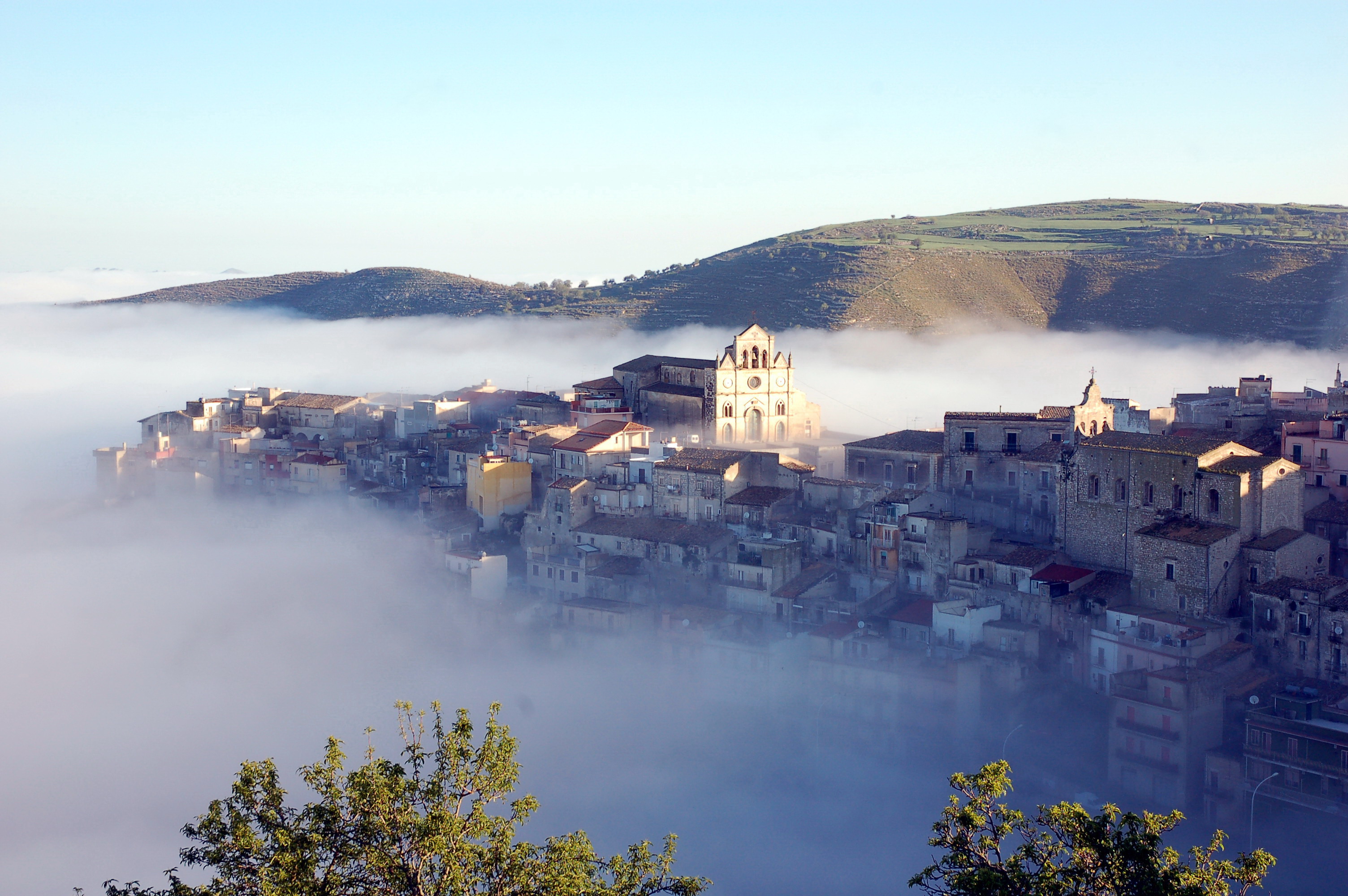 Autunno diffuso a Monterosso Almo, tra i borghi più belli d'Italia: il 3 novembre si celebra il gusto.