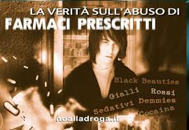 Distribuiti opuscoli informativi “La Verità sull'abuso di Farmaci Prescritti” nei negozi del centro di Lucca.