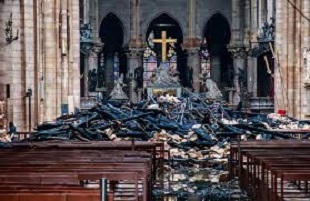 Incendio Notre-Dame: inaccortezza e degrado del legno come possibili cause del disastro?