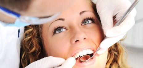 Sbiancamento denti: soluzione fai da te oppure è meglio quella professionale?