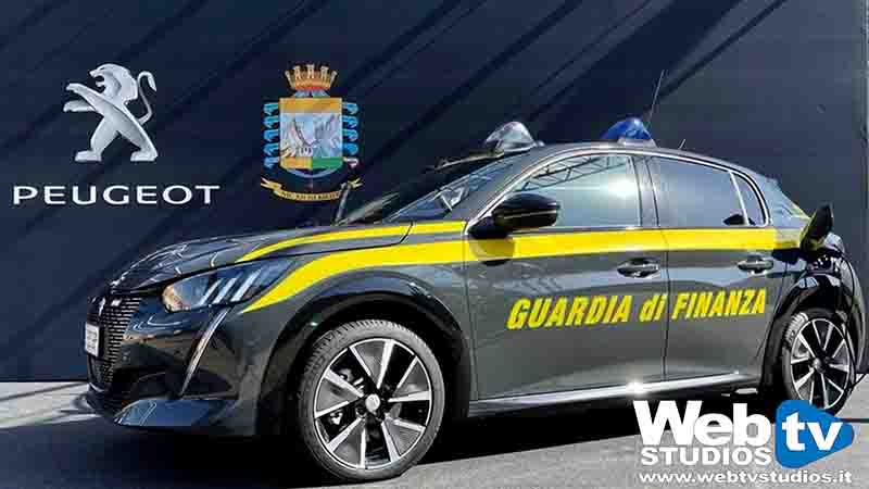 Guardia di Finanza presentata la Peugeot e-208 – l’auto l’elettrica del Leone