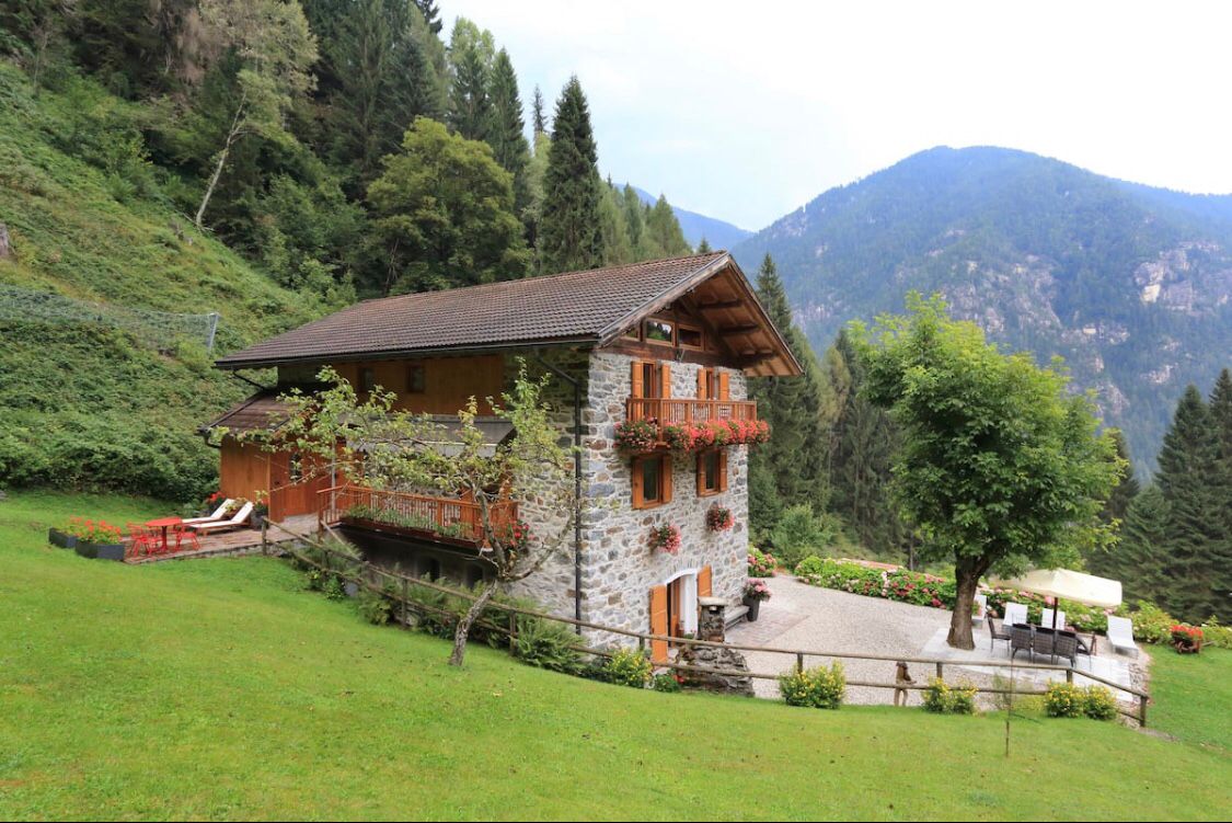 Lo Chalet nelle Dolomiti: una fiaba nel bosco che merita di essere ascoltata