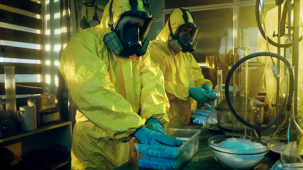 Le metanfetamine si cucinano nei laboratori clandestini