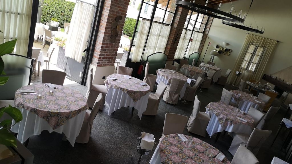 Foto 1 - Domani sera a Segrate: cena in bianco al ristorante Cascina Ovi