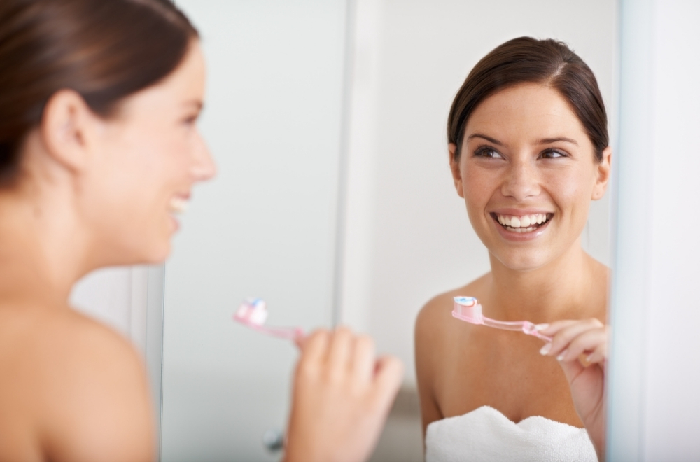 Salute dentale: 10 cattive abitudini che possono comprometterla