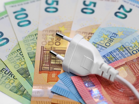 Bollette elettriche: senza oneri beneficio di 18 euro a famiglia