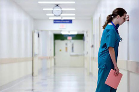 Nursing Up De Palma: «Siamo molto  preoccupati per il picco di contagi tra gli operatori sanitari, con una percentuale del 50% in più di nuovi infetti, negli ospedali»