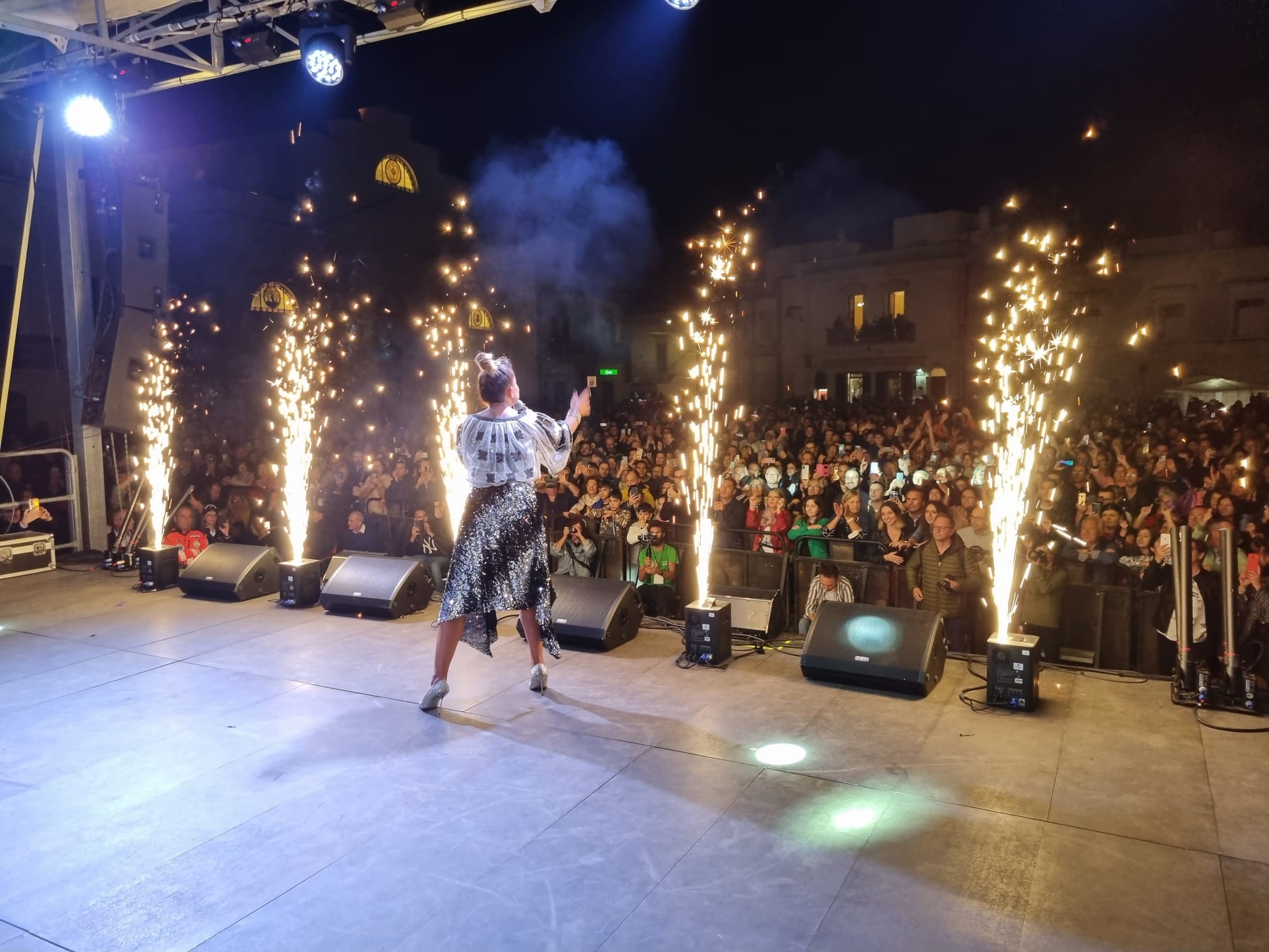 Foto 1 - Corona e Haiducii infiammano la piazza di Sammichele di Bari: spettacolo e magia