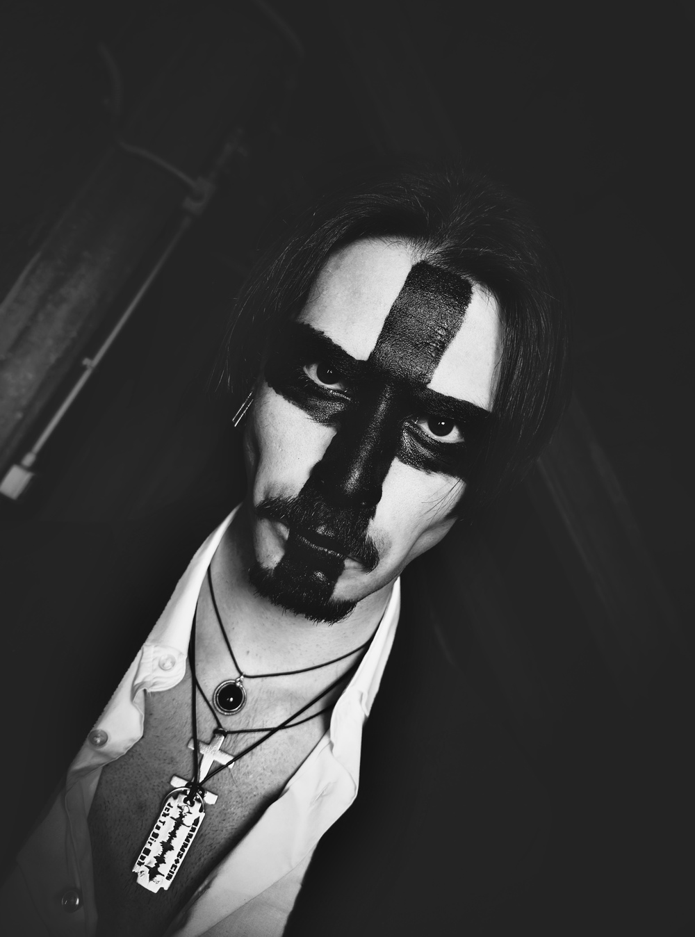Foto 6 - L’elegante principe del gothic rap italiano Trunchell, Etc., torna con “Camera n9”, il suo nuovo singolo