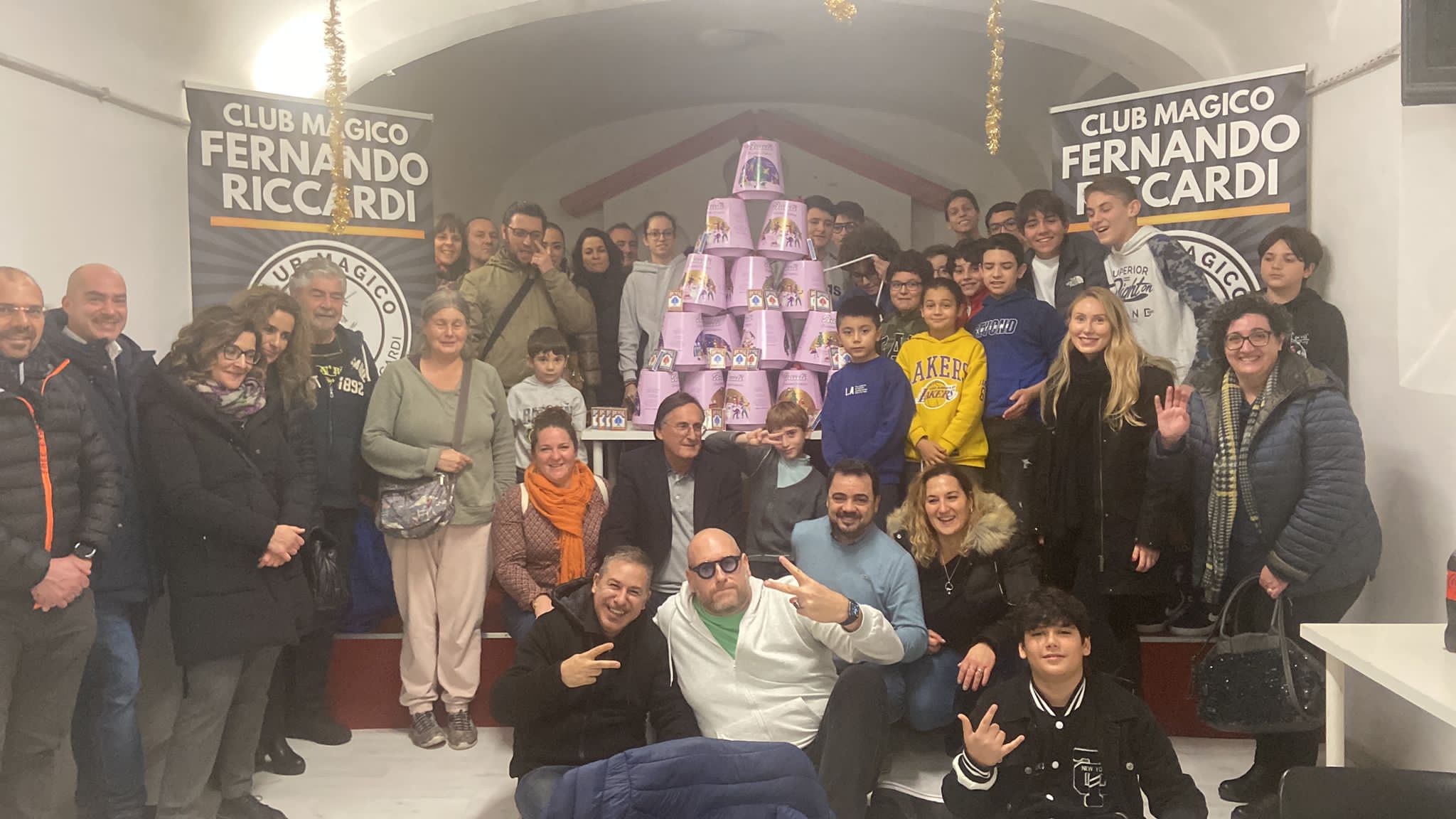 Foto 1 - Grande successo per la serata sociale di Natale del club Magico Fernando Riccardi di Roma