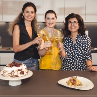 Sonia Peronaci in cucina da Snaidero con due utenti di Houzz