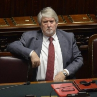 Foto 1 - Voto anticipato, Poletti: «Con le urne slitta il Jobs act», poi ritratta