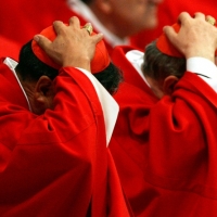 Cos� il Vaticano protegge i preti pedofili