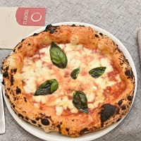 Foto 4 - Opera Pizzeria 2.0 porta a tavola un nuovo linguaggio della pizza napoletana a Salerno