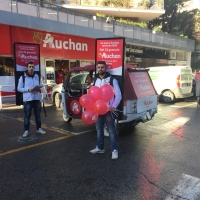 Affissioni su Roma, Adverlight, Divertimento firmato Auchan.