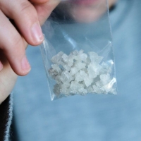 Gli effetti devastanti del crack, derivato della cocaina