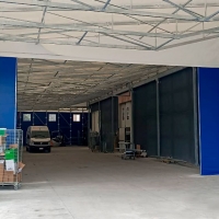Foto 2 - La RemaTarlazzi SpA, azienda leader nella distribuzione di materiale elettrico, sceglie i tunnel mobili di Adriatica Chiusure per ampliare i propri spazi.