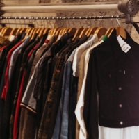 Torna Retrograde, il garage sale di East Market dedicato all'abbigliamento vintage 
