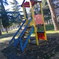  Villanova di Guidonia, Italia dei Diritti denuncia parco giochi pericolante e rifiuti in strada