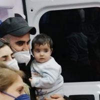  La bimba curda che rischia di morire quando piange  è arrivata in Italia