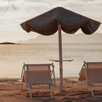    Fino Beach (Cala Sassari / Golfo Aranci): relax, tanta musica e cibo d'eccellenza 'easy on the beach