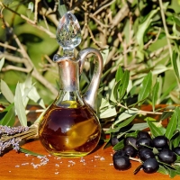 L'olio di oliva contro i segni dell'età