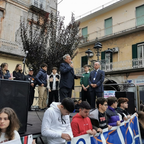 Foto 4 - Acerra-La Marcia Anticamorra del Liceo “De’ Liguori” 12.11.2022. AISA presente. (Scritto da Antonio Castaldo)
