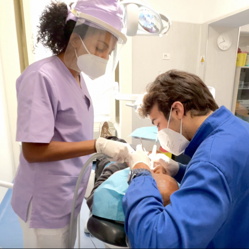 Si inaugura a Napoli il 3 dicembre  il nuovo ambulatorio medico gratuito per persone indigenti, dove lavor� Giuseppe Moscati 