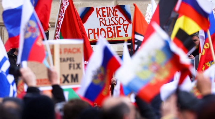 Germania, Cechia, Austria, cittadini in marcia con lo slogan 
