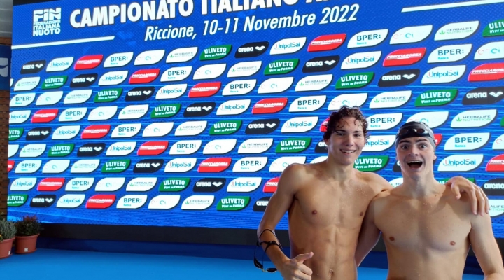 Due ragazzi della Chimera Nuoto in vasca al Campionato Italiano Assoluto