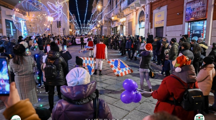 Si spengono le luci sul Natale coratino: annullato l'evento Natale Connect 2022