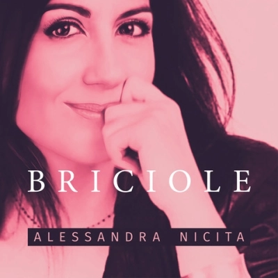 Foto 1 - Alessandra Nicita - Il nuovo singolo “Briciole”