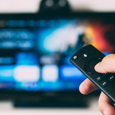 Il fenomeno delle serie TV in streaming: come le produzioni originali stanno conquistando il pubblico globale