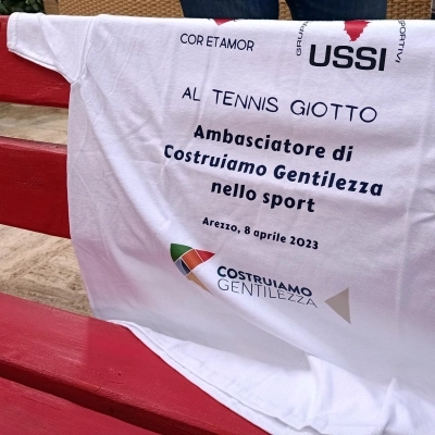 Il premio “Costruiamo gentilezza nello sport” al Tennis Giotto