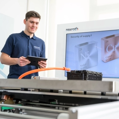 Bosch Rexroth automatizza il processo di “deep discharge” per il riciclaggio delle batterie elettriche e riduce del 99% il tempo necessario a scaricarle completamente