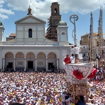  Nola Grandiosa Festa dei Gigli per San Paolino. (Scritto da Antonio Castaldo)