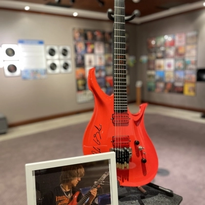Davide Lo Surdo, la sua chitarra conferita ad un museo americano