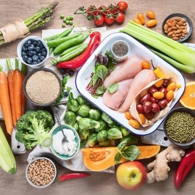 Alimentazione Sana per uno Stile di Vita Attivo: Nutrire il Corpo per il Successo