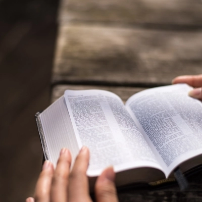“L'importanza di leggere la Bibbia quotidianamente, una riflessione” di Davide Romano, giornalista