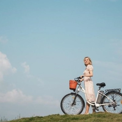 DYU lancia la bicicletta elettrica da città C6 da 26 pollici: Una scelta intelligente per i ciclisti urbani